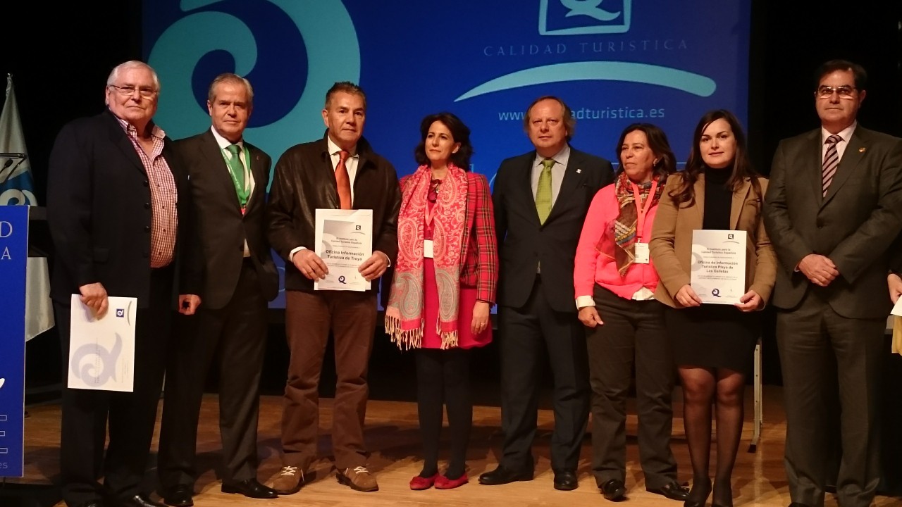 El concejal de Turismo, Rafael Dolado y el alcalde de Adeje, José Miguel Rodríguez Fraga, junto a la Secretaria de Estado y el Presidente del ICTE