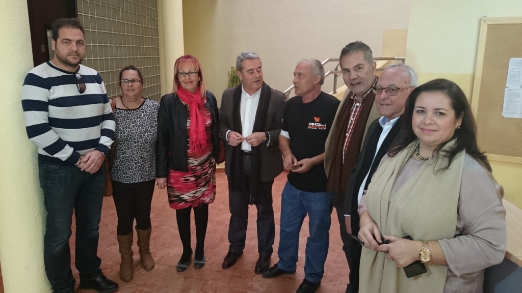 Rodríguez Fraga y Abreu junto a los concejales y los representantes de las asociaciones
