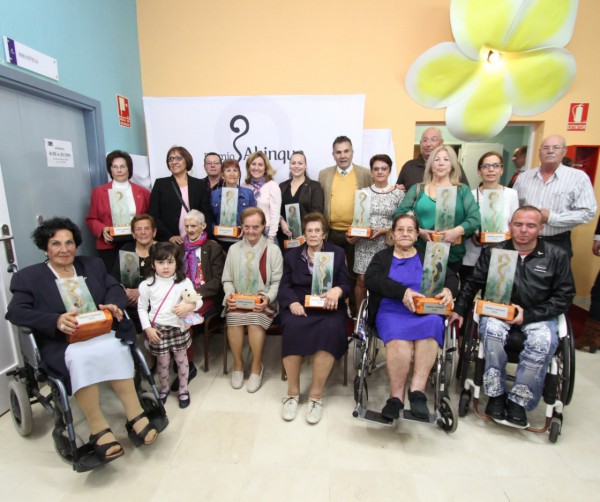 El alcalde de Adeje entrega el Premio Abinque a las mujeres de mayor edad del municipio