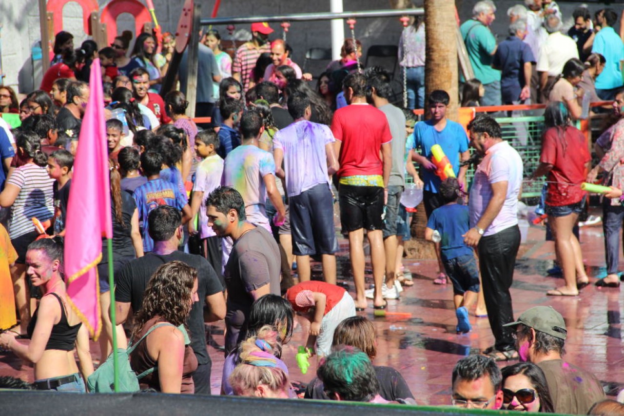 Este domingo, la plaza de Fañabé acogerá la tradicional Holi o "fiesta de los colores" de la Asociación Hindú Tenerife Sur