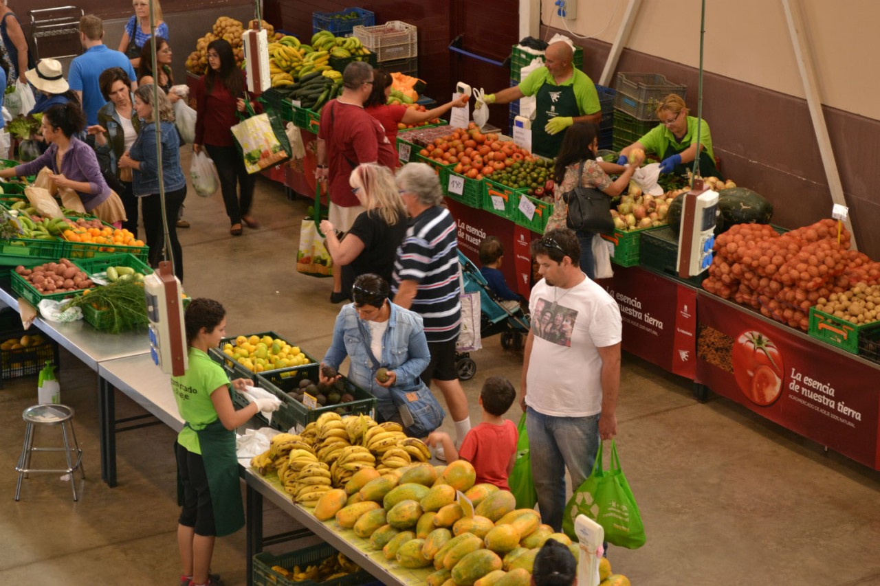 El Agromercado de Adeje realizará un taller de reciclaje y arte