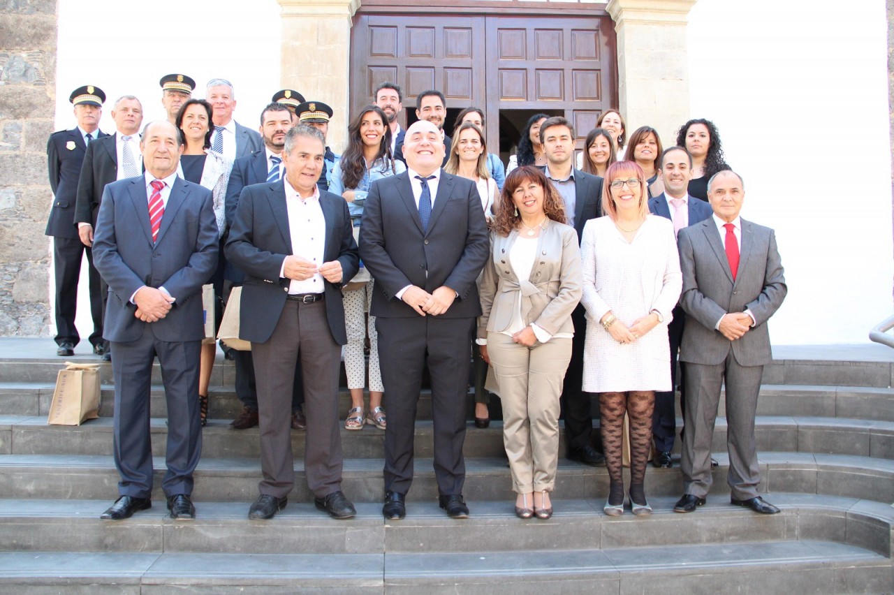 Foto de familia de los participantes en el Encuentro