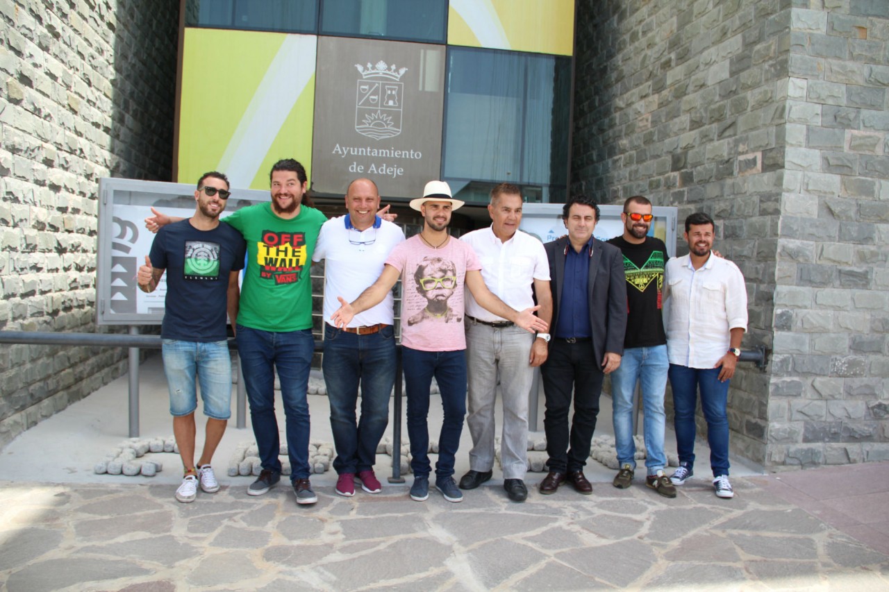Efecto Pasillo con representantes municipales y el gerente del Magma