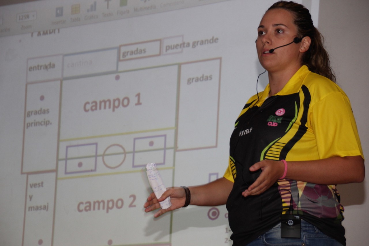 Esther Montiel explica la organización del Torneo