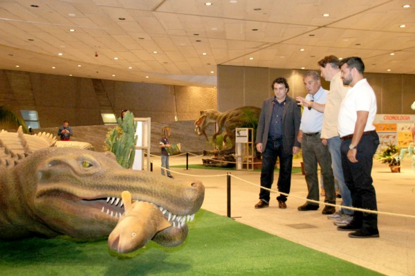 Adeje acoge Expo Jurásico, un paseo por la época de los dinosaurios con más de 20 piezas animadas