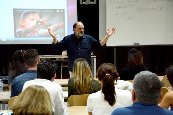 Una treintena de alumnos y alumnas aprenden ''Estrategias de Creatividad'' en Adeje