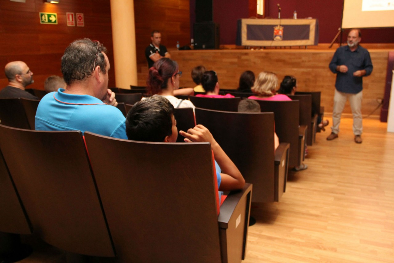 El Ayuntamiento promueve el deporte como un eje transversal en el aprendizaje con el proyecto "El Banquillo"