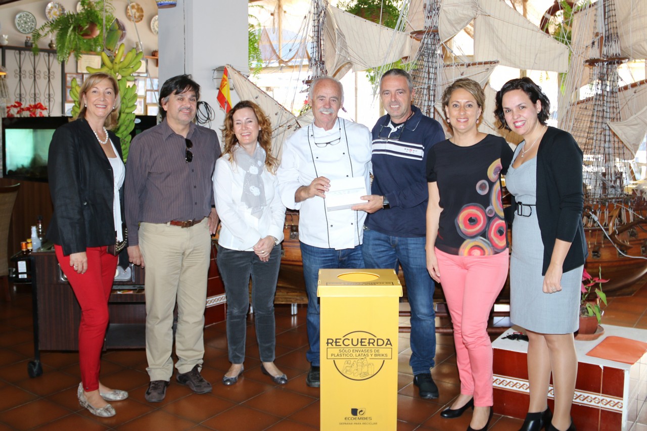 Dos restaurantes de La Caleta de Adeje reciben el premio "Aquí se recicla".