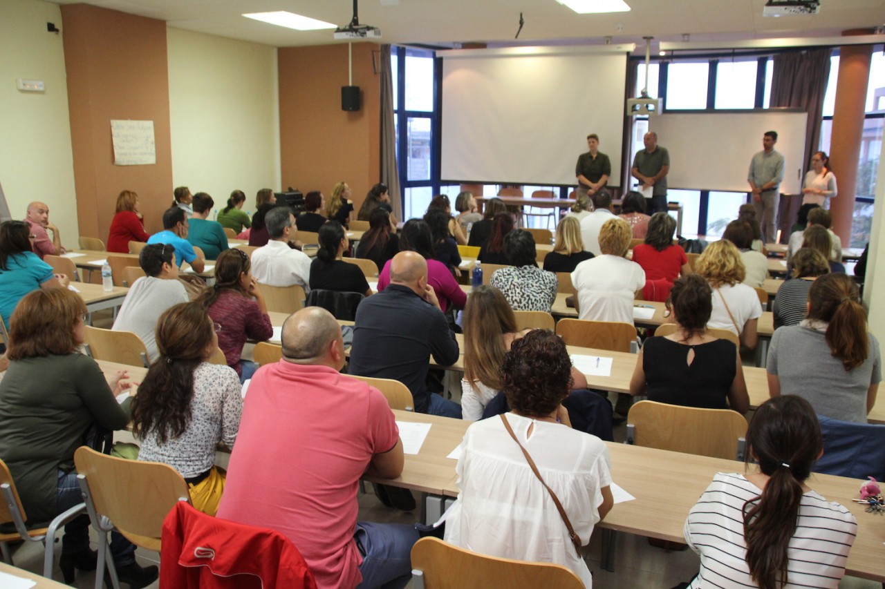 El programa "Educar en familia" pasa de 50 personas inscritas a más de 100 en Adeje