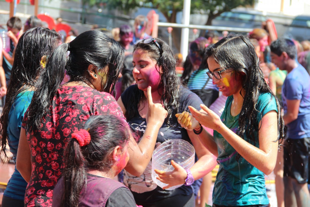 La plaza de Fañabé acogerá la tradicional Holi o "fiesta de los colores" este domingo