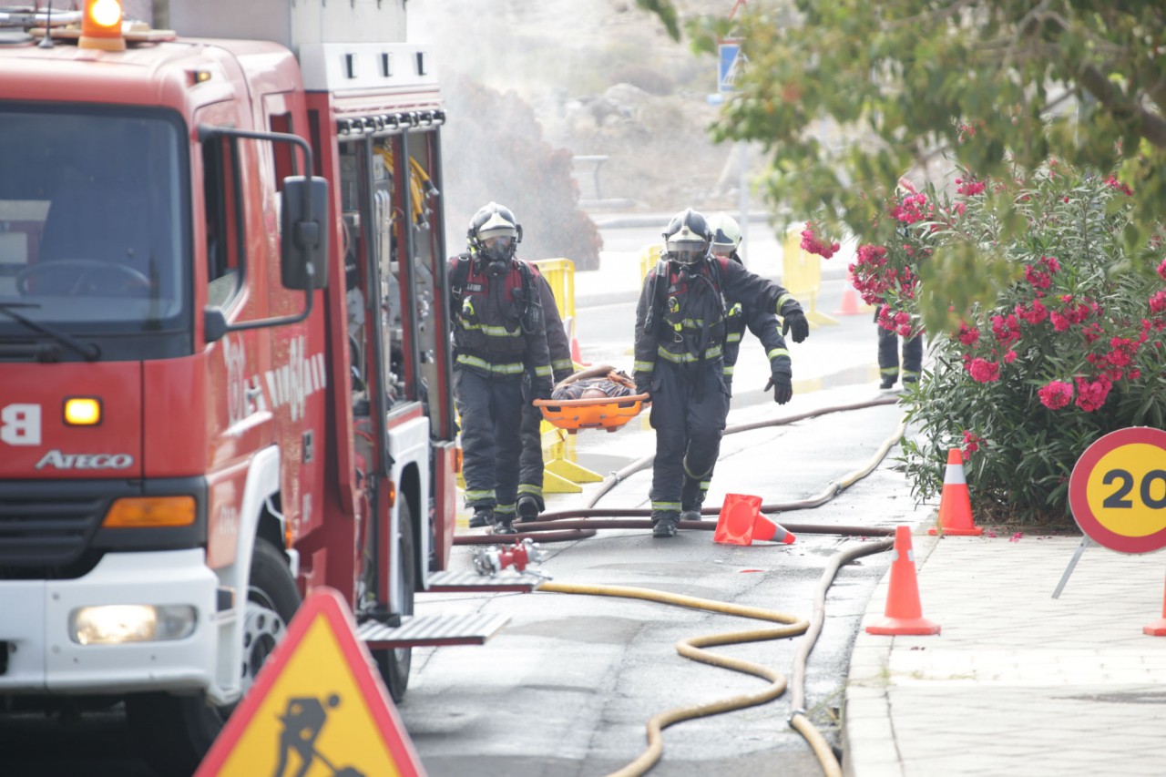 Adeje entrena la coordinación entre empresas e instituciones con un simulacro de emergencias