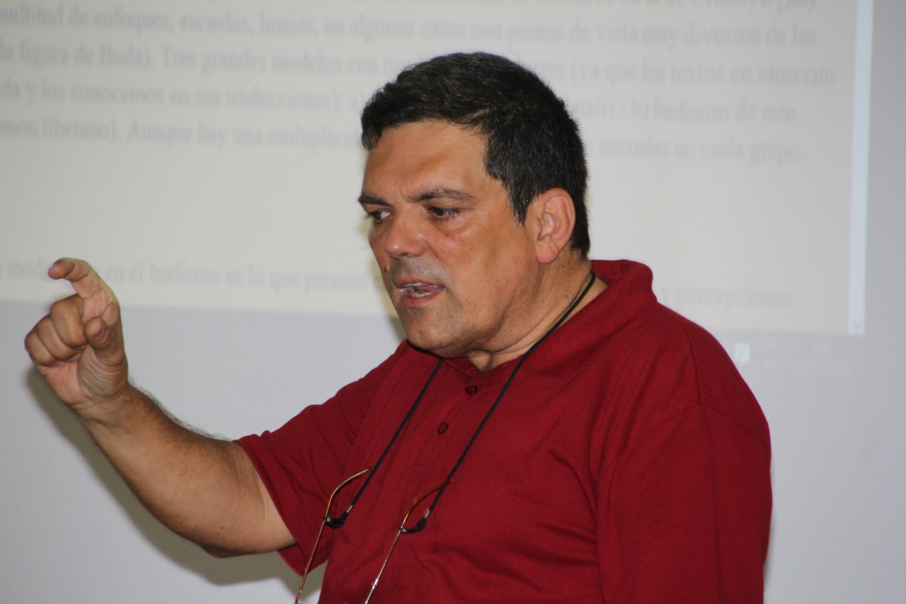 Francisco de Paula Diez de Velasco: ''El Budismo es una religión global que se ancla en los contextos locales''
