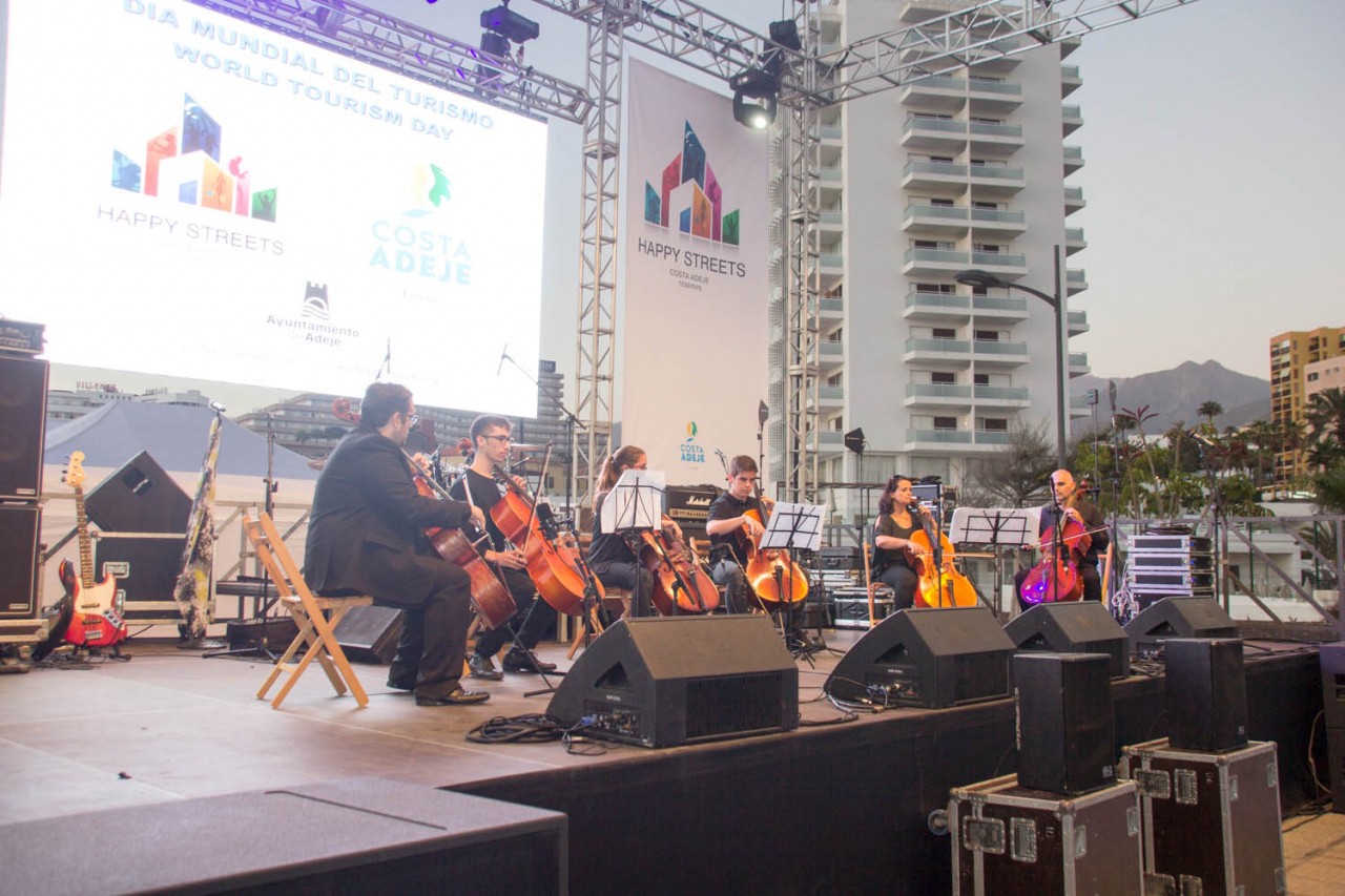 Costa Adeje presenta el proyecto Happy Streets para dinamizar la zona turística