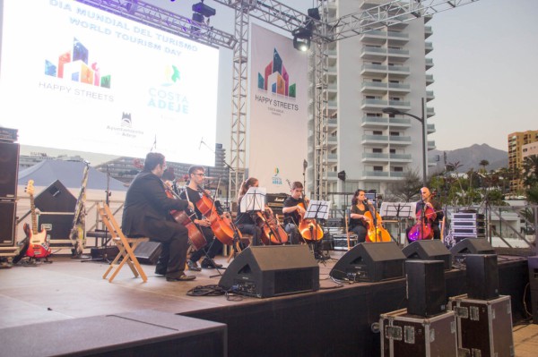 Costa Adeje presenta el proyecto Happy Streets para dinamizar la zona turística
