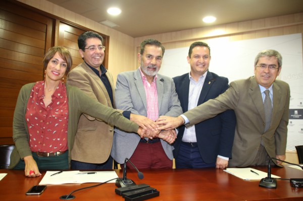 Adeje, Arona, Guía de Isora, San Bartolomé de Tirajana y Mogán constituyen la Asociación de Municipios Turísticos de Canarias