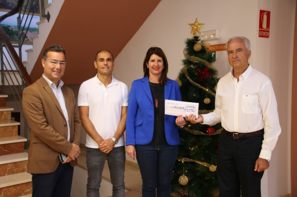 La Comunidad de Miraverde y Jugueterías Arvelo colaboran un año más con Bienestar Social en la adquisición de juguetes