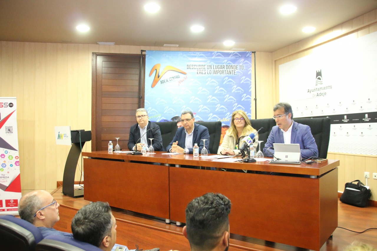  La Zona Comercial Abierta Adeje Centro se perfila como un instrumento para visibilizar las pequeñas empresas