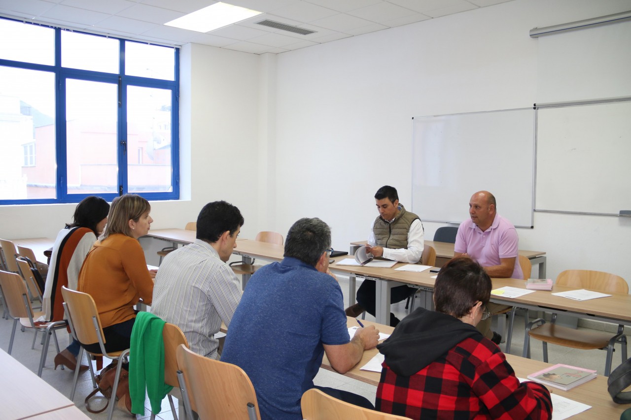 El Ayuntamiento se reúne con los equipos directivos de los centros educativos públicos del municipio para valorar la gestión