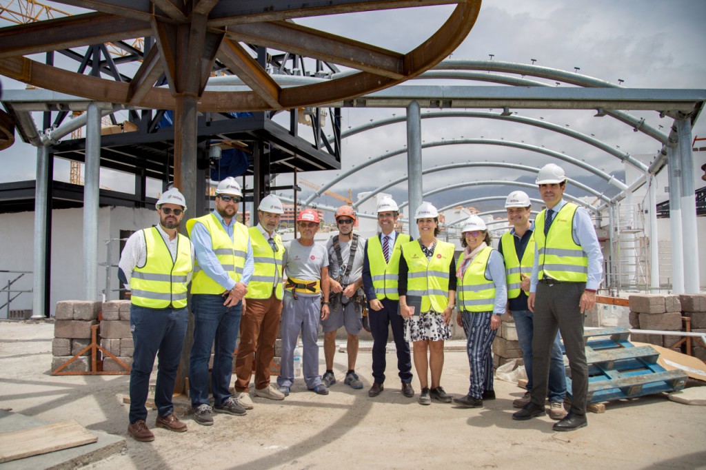 GF Hoteles recibe al alcalde de Adeje en las obras de GF Victoria