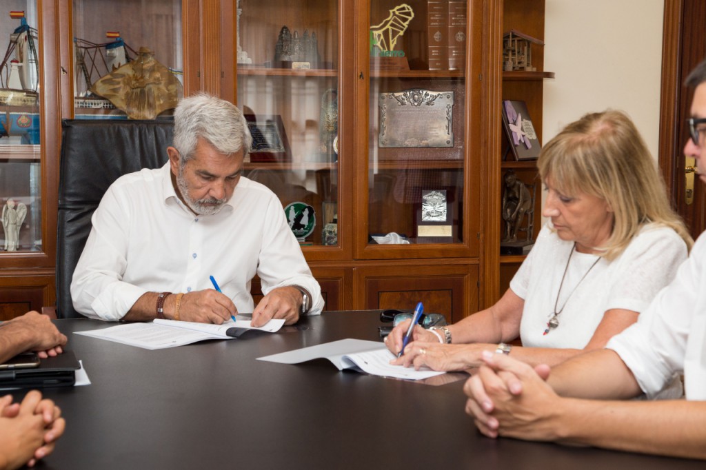 Ayuntamiento de Adeje y Cruz Roja: trabajando para acabar con la exclusión social
