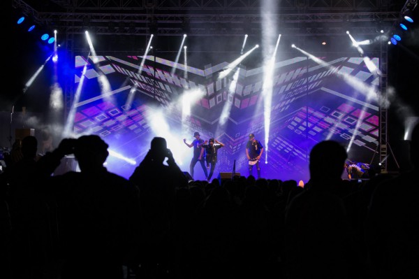  Arte, conciertos, monólogos y DJ protagonizan tres días de las fiestas adejeras