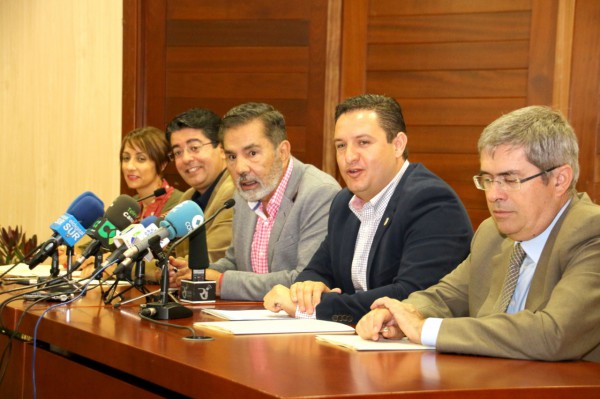 La Asociación de Municipios Turísticos de Canarias solicitará reuniones con los grupos parlamentarios para explicar sus objetivos 