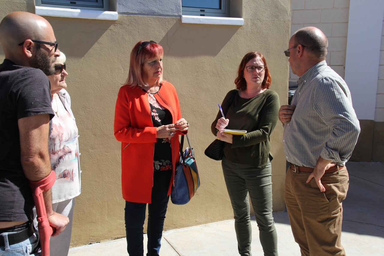 La Diputada Natividad Arnaiz Martínez se interesa por el Centro de Acogida de Animales Domésticos de Adeje