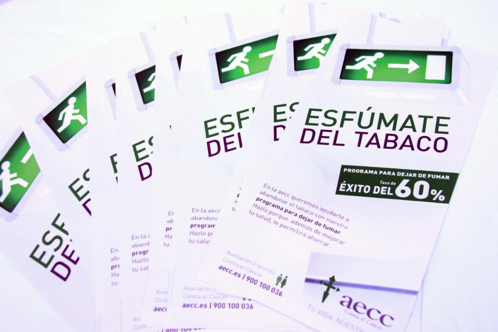 Adeje se suma a la campaña "El tabaco te rompe el corazón"