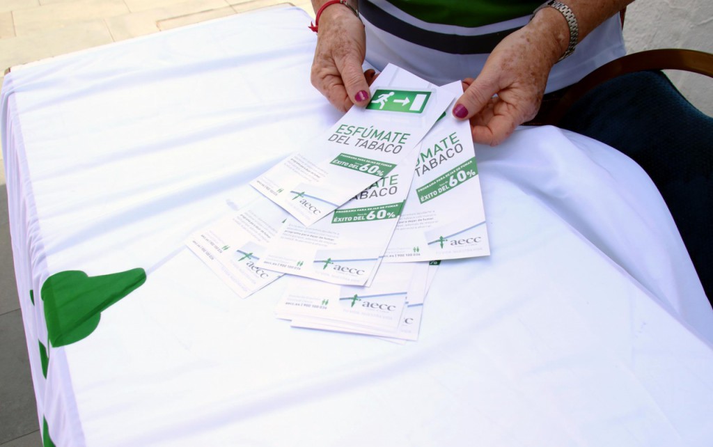 Adeje se suma a la campaña "El tabaco te rompe el corazón"