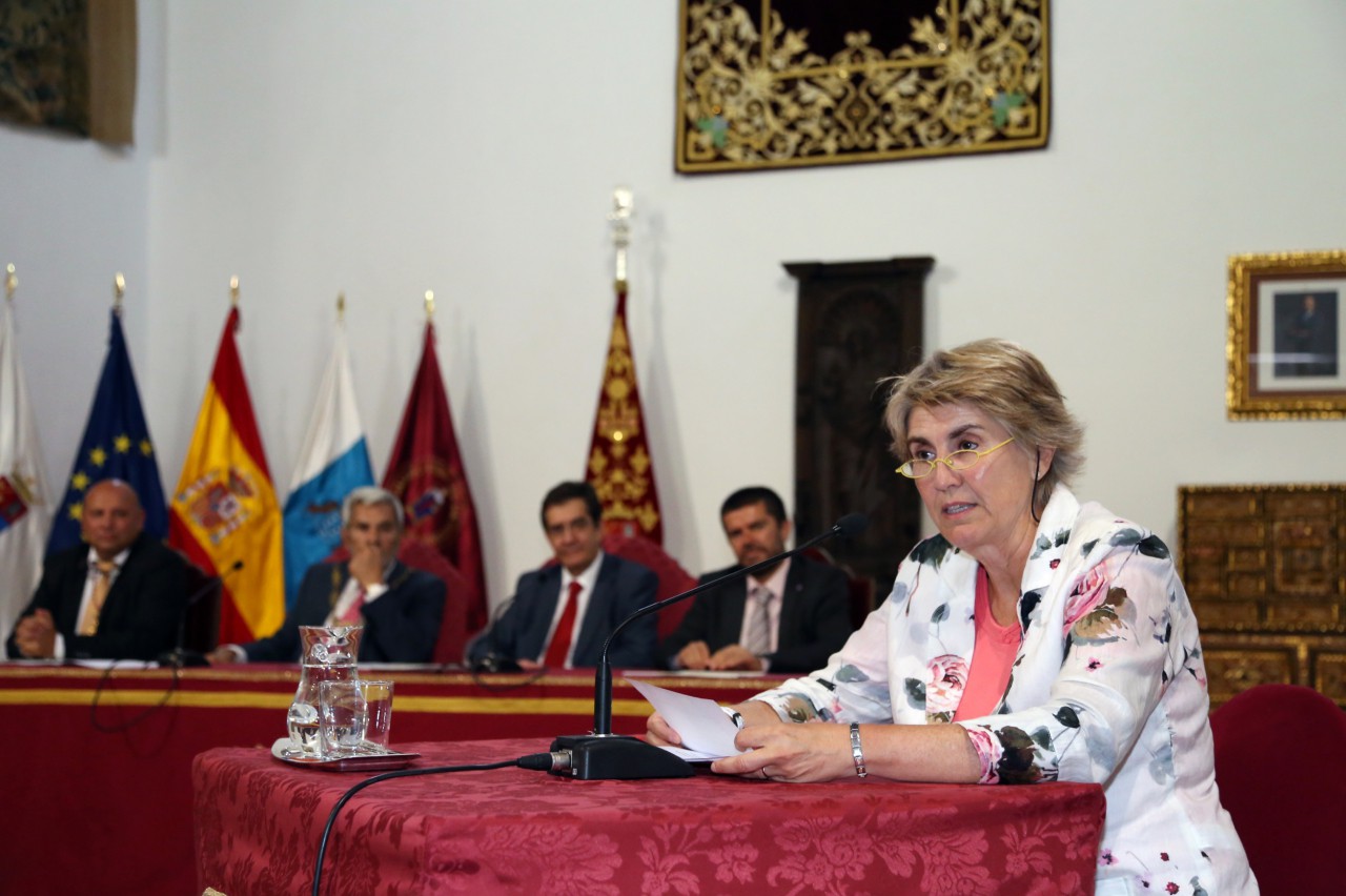 Paloma del Río inaugura formalmente la XXVI edición de la Universidad de Verano de Adeje.