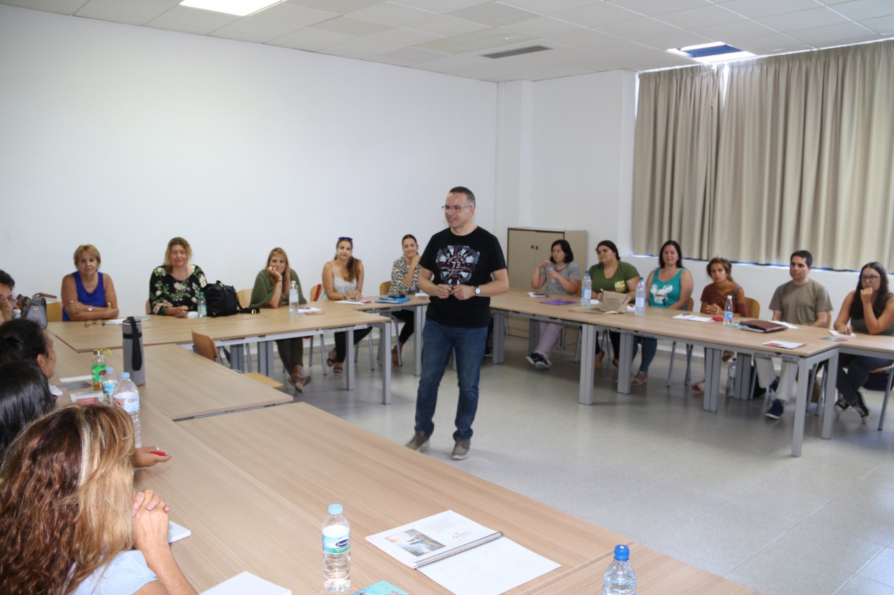 Padrón: "La creatividad no es solo para artistas, cualquier profesional puede emplearla para mejorar en su trabajo"