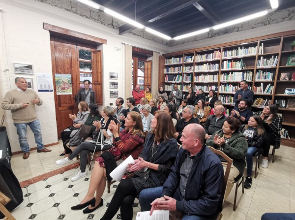 Adeje acoge la presentación de un libro dedicado al ambiente militar en la Venezuela de los 80