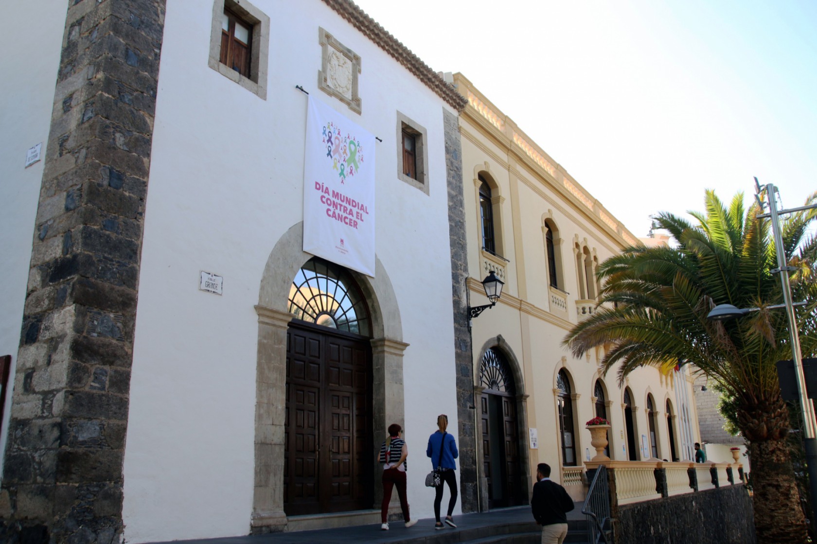 Adeje se suma al Día Mundial contra el Cáncer 