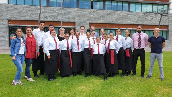 Quince personas formadas en Adeje, finalizan con éxito el certificado de profesionalidad de Operaciones Básicas Restaurante y Bar