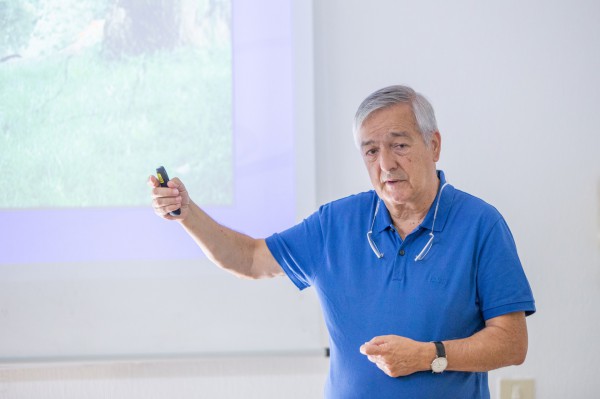 Valladares explica que el cambio climático y la globalización harán que unas enfermedades surjan y otras desaparezcan en Canarias