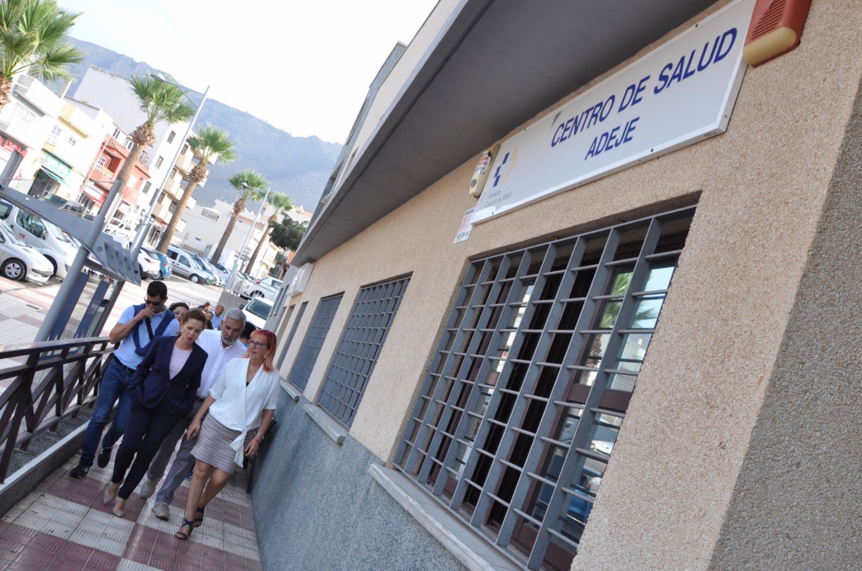 Consejería y Ayuntamiento acuerdan trasladar la Unidad de Salud Mental Comarcal para descongestionar el Centro de Salud de Adeje