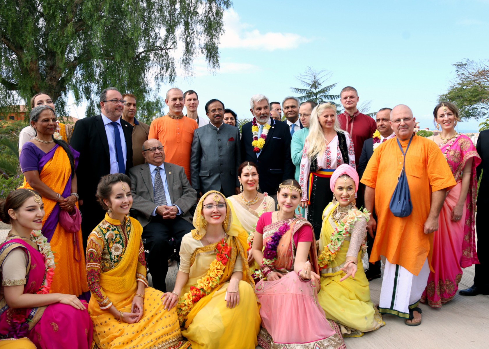 Adeje inaugura la plaza de La Paz Mahatma Gandhi