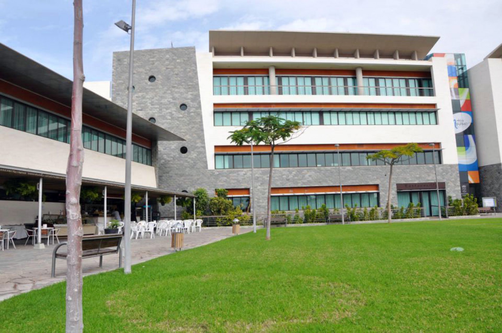 Adeje planea crear 400 puestos de trabajo durante los próximos 11 meses