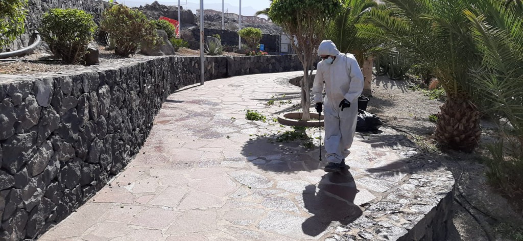 Adeje reabre el 90% de sus playas al público