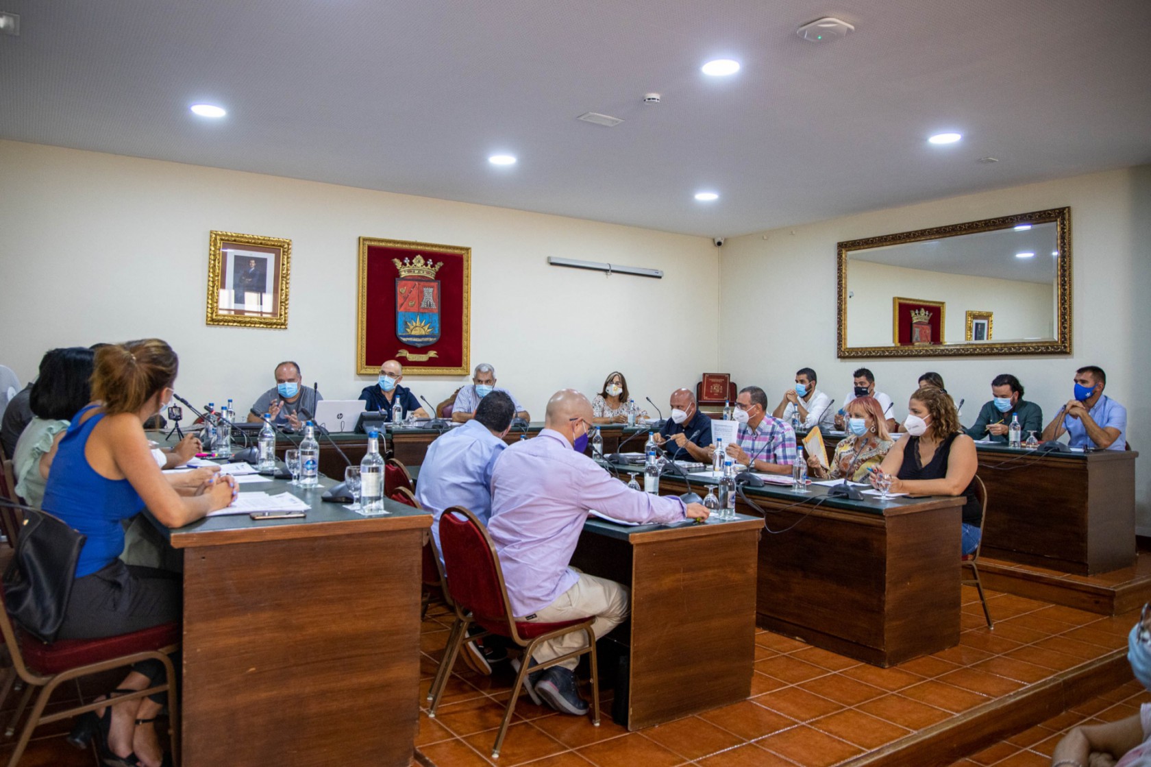 Adeje pondrá a disposición de pequeñas empresas y autónomos 1 millón de euros para evitar la destrucción de empleo y el cierre