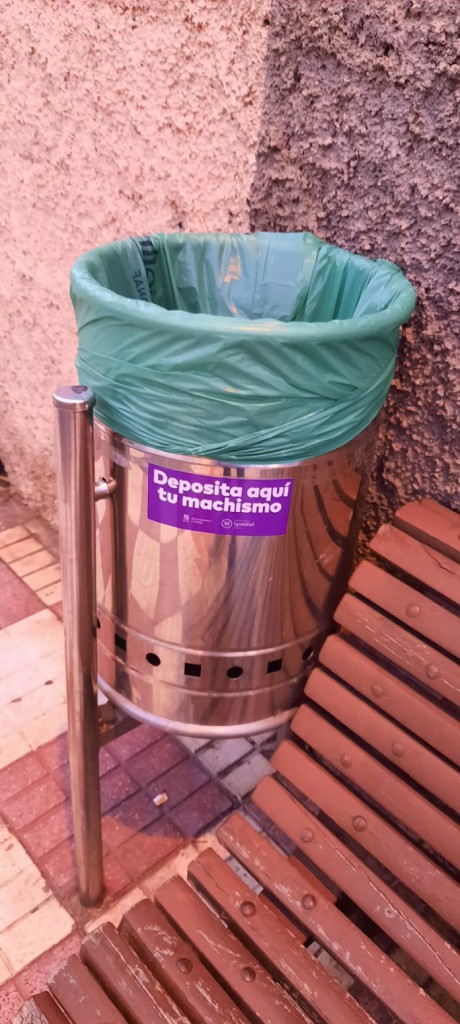 Adeje se suma a la campaña "Deposita aquí tu machismo"
