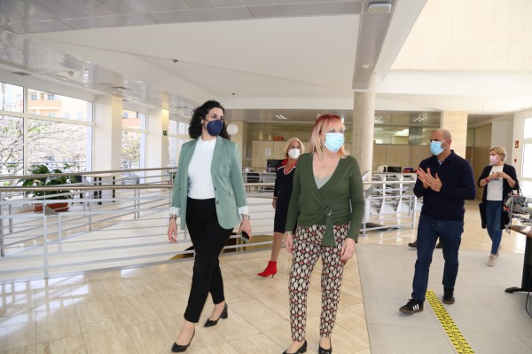 La Asociación Española Contra el Cáncer visita las dependencias municipales de Salud