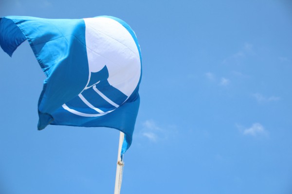 Cuatro playas de Costa Adeje ondearán este año bandera azul