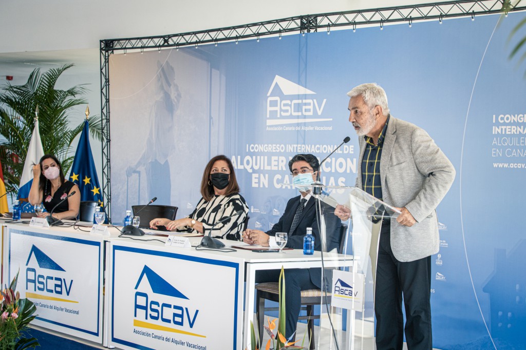 El I Congreso Internacional de Alquiler Vacacional en Canarias reunió en Adeje a personas expertas para afrontar los retos del sector