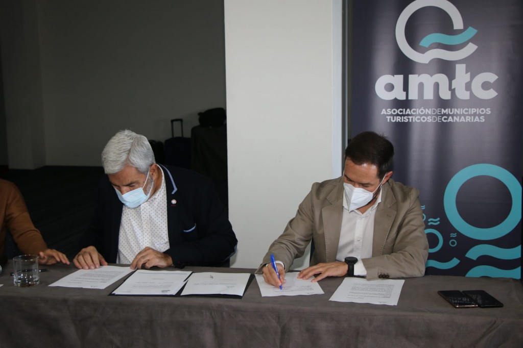 La AMT y la AMTC firman con el Cabildo de La Palma un protocolo de ayuda a los damnificados del volcán