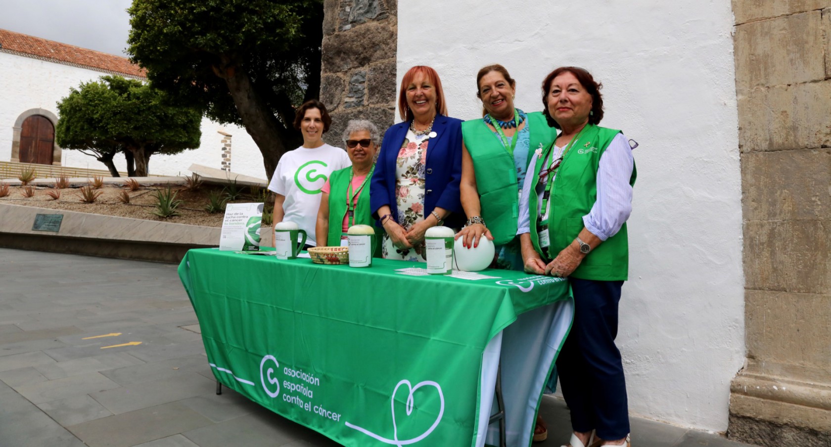 Adeje se suma a la recaudación de fondos a beneficio de la Asociación Española Contra el Cáncer
