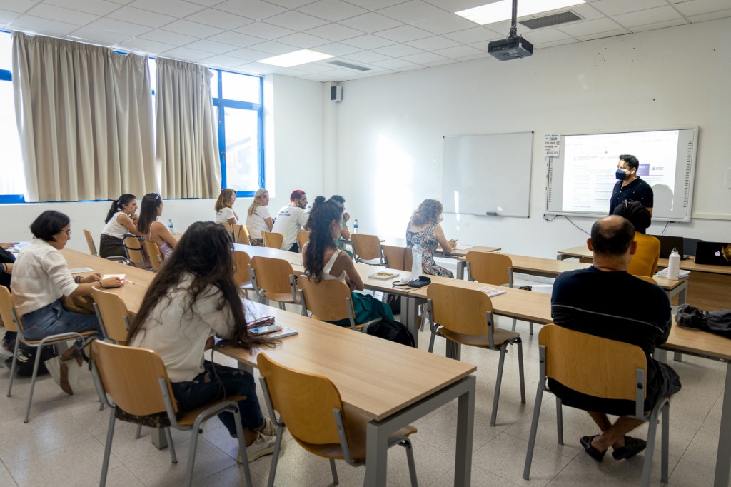 Un curso de la Universidad de Verano de Adeje enseña a detectar los sesgos cognitivos que afectan a la conducta