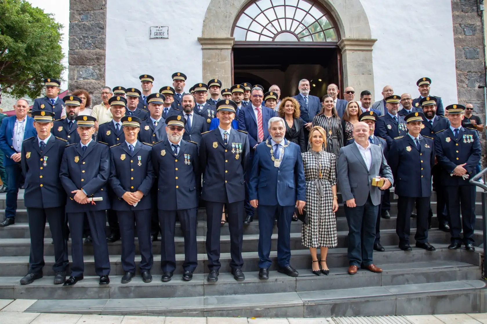 Adeje reconoce el trabajo de la policía local más allá del sentido del deber y de la responsabilidad con la ciudadanía