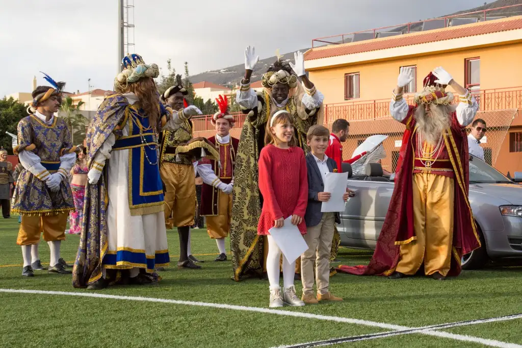 La Gran Cabalgata de Reyes vuelve a su formato tradicional en Adeje