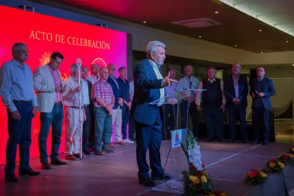 Adeje reconoce la labor de la Banda y la Hermandad del Santísimo. 
